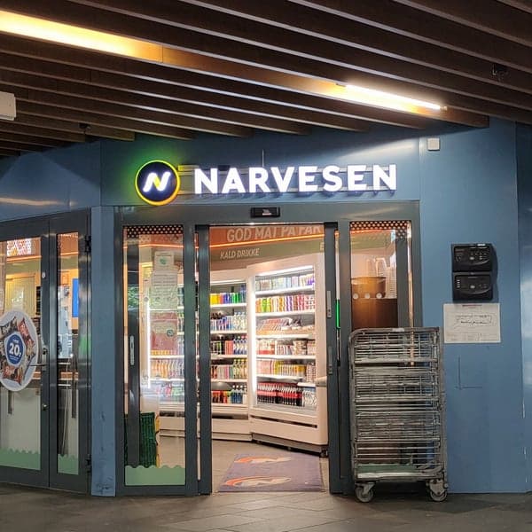 Getting SIM Card at Bergen Airport - Narvesen